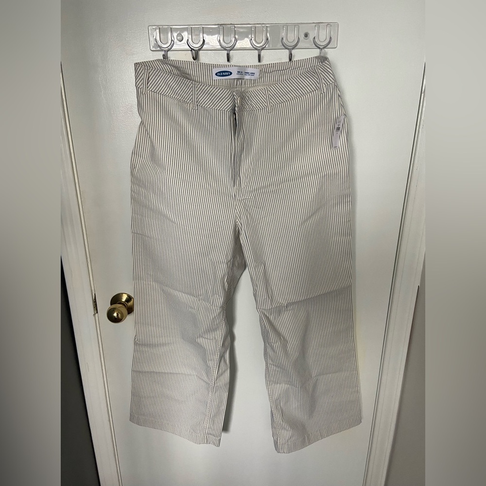 Old Navy High-Waisted Wide Leg Cropped Chino Pants. - Picture 1 of 5